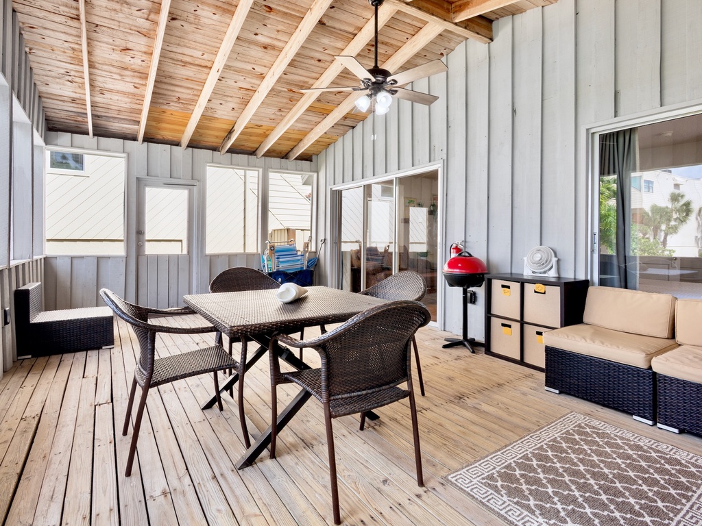 Lanai Seating