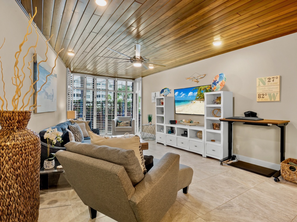 Harbor Towers 111 by Tropical Sands Accommodations