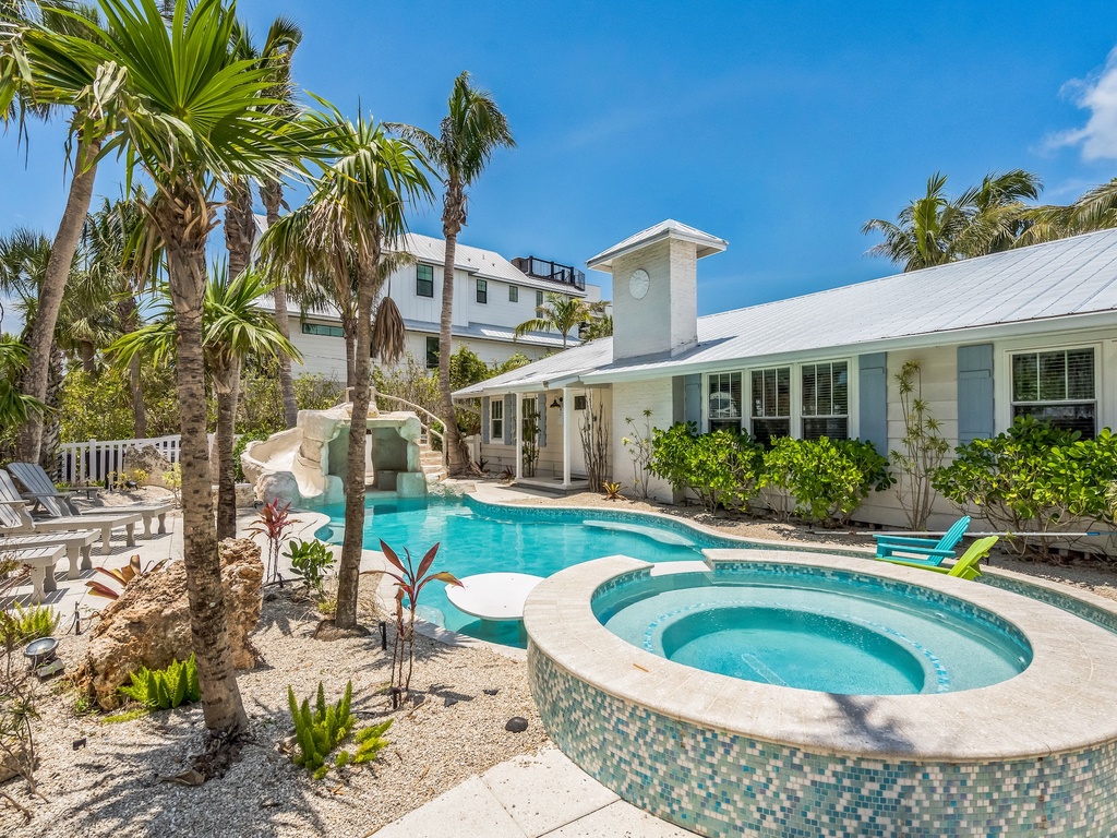 Private Pool and Spa