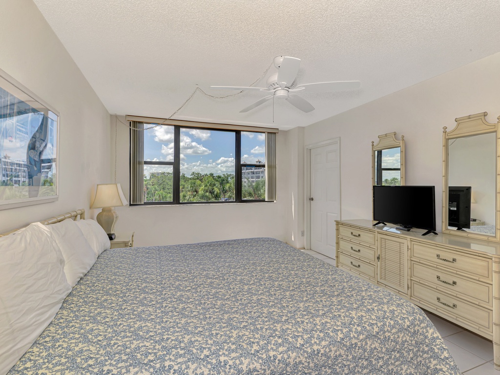 Primary Bedroom, King