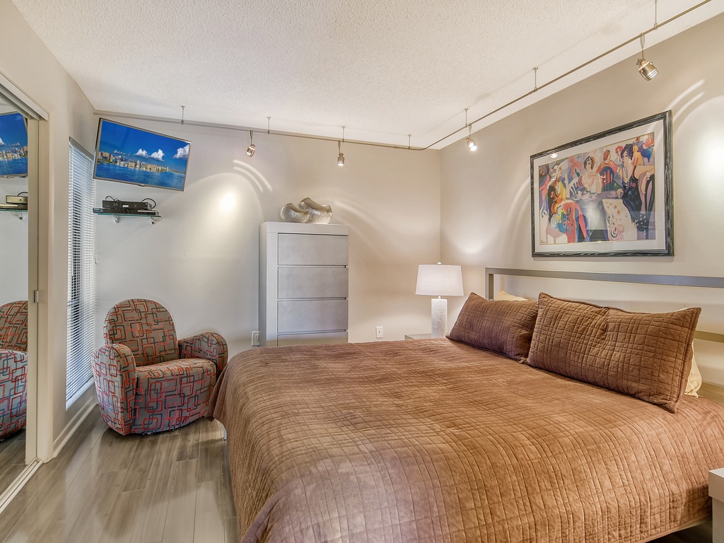 Primary Bedroom - King