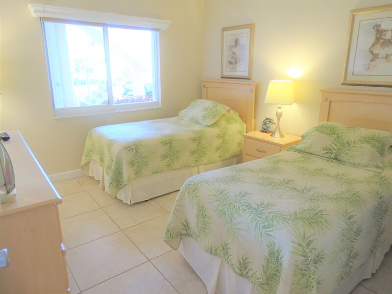 Second Bedroom - Two twin beds