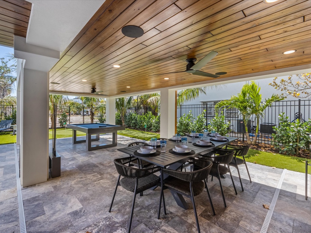 Outdoor dining space