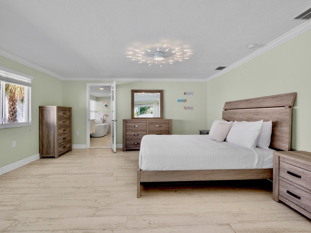 Primary Bedroom, King bed