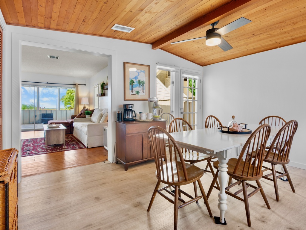 Dining flow to Living Area