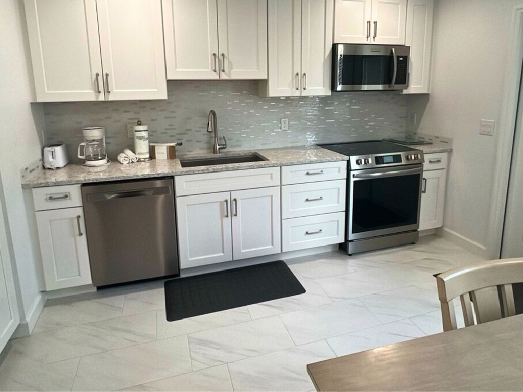 Fully equipped modern kitchen