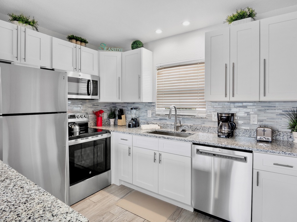 Fully equipped kitchen