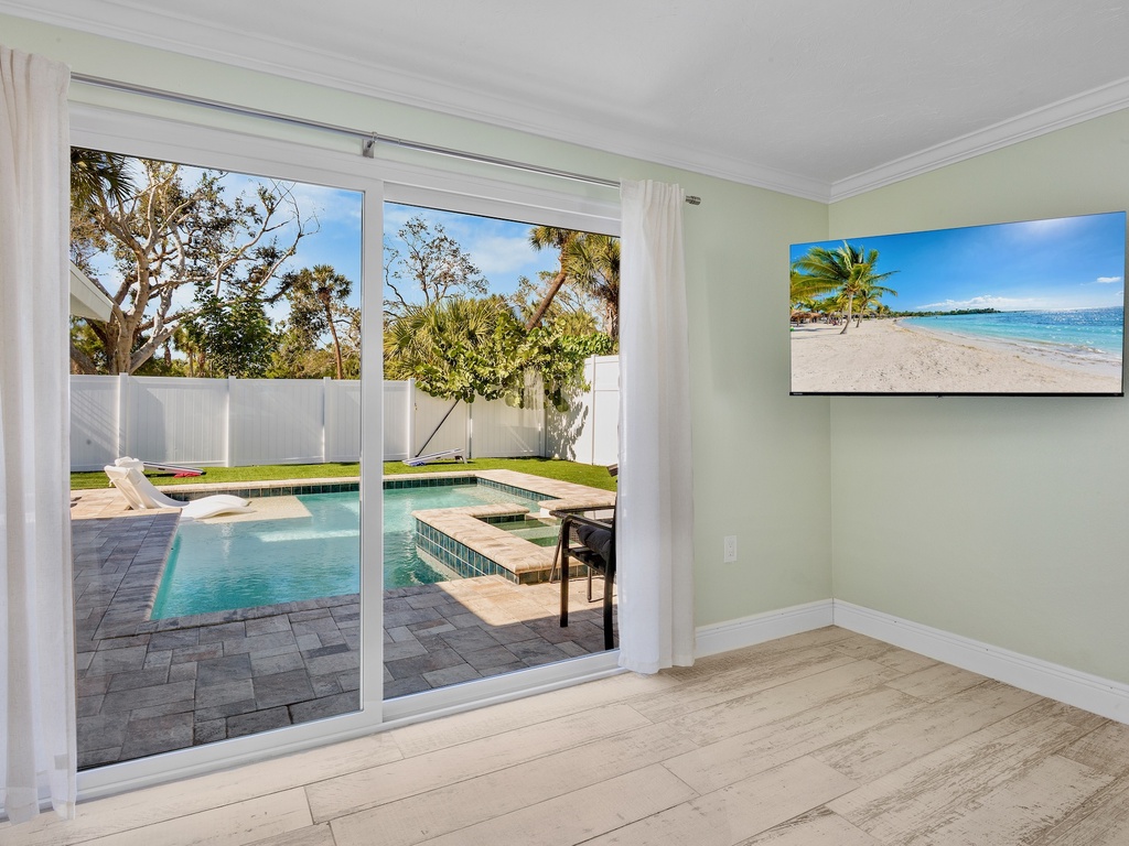 Primary Bedroom, Outdoor Patio Access