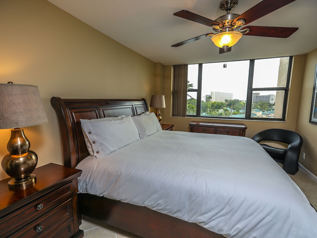 Second Bedroom, King