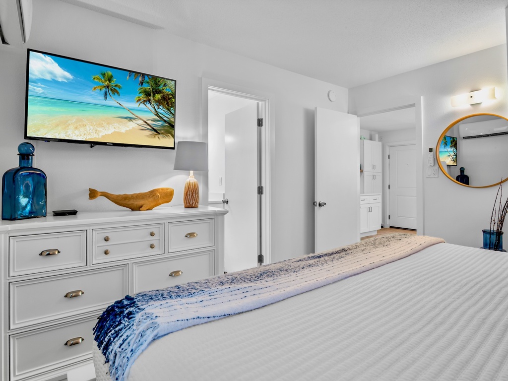 Primary Bedroom, King bed