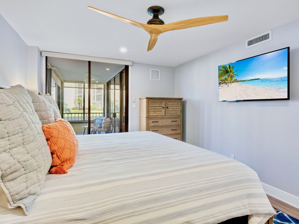 Gulf and Bay Club B110 by Tropical Sands Accommodations