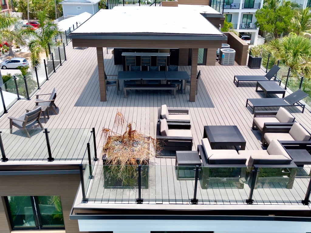 Rooftop Dining and Lounge with Outdoor Kitchen