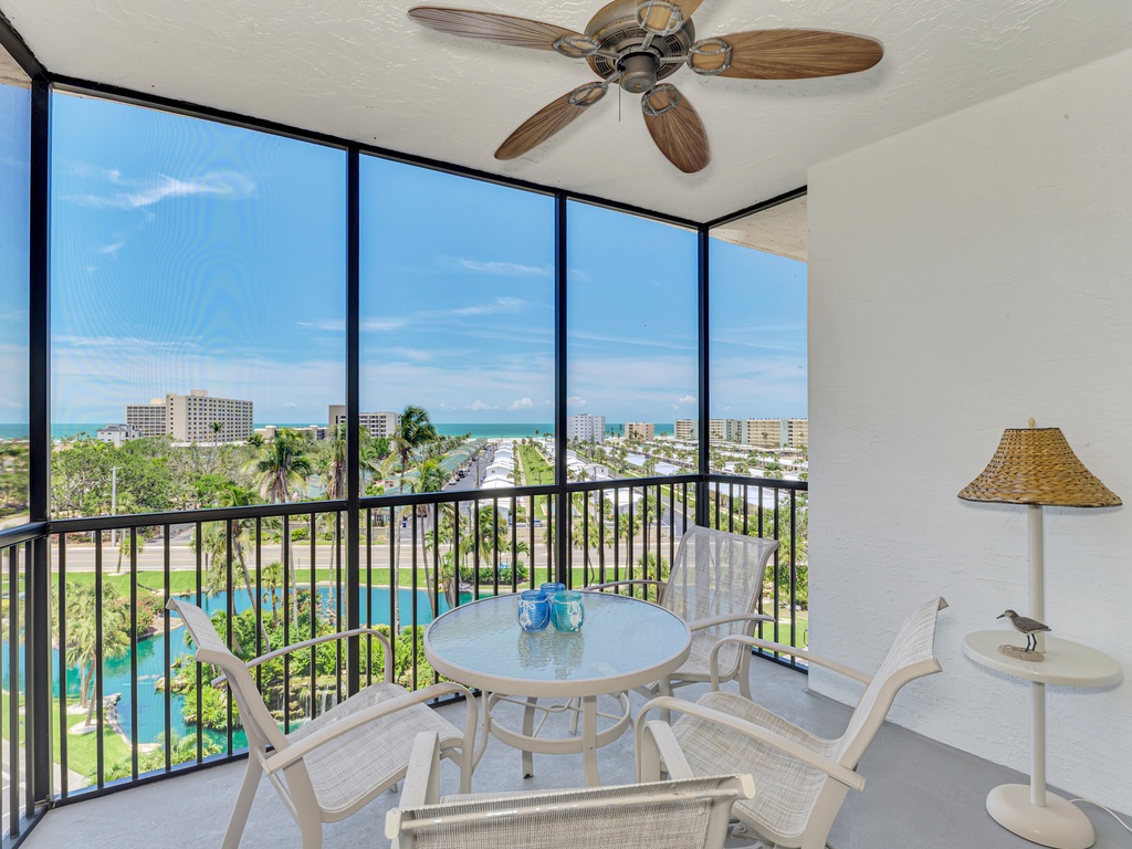 Private screened-in terrace