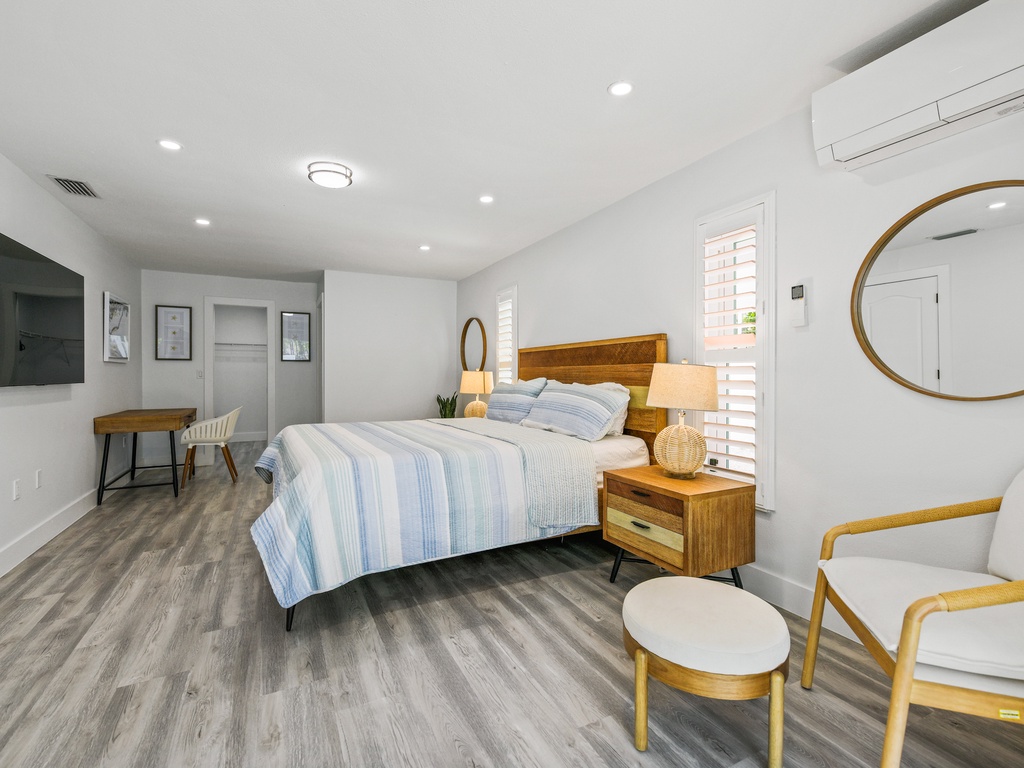 Primary Bedroom, King bed