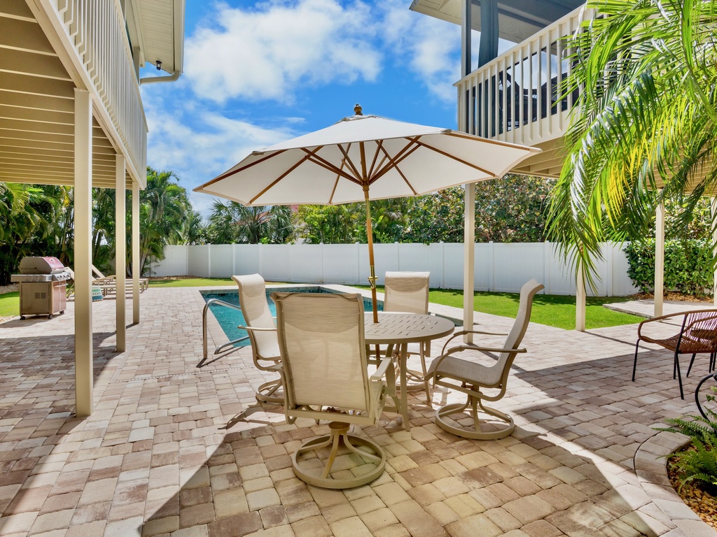 Outdoor Dining Area