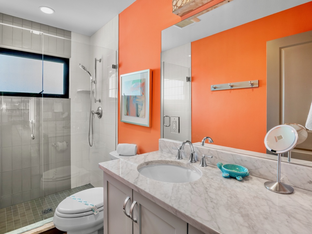 Hallway Full Bathroom
