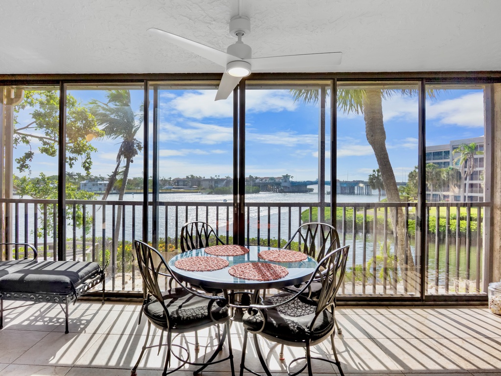 Midnight Cove II 220D