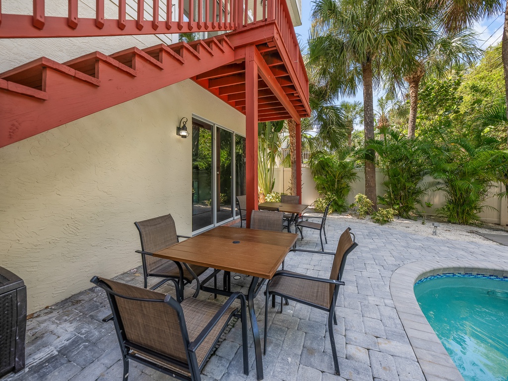 Outdoor Dining Area
