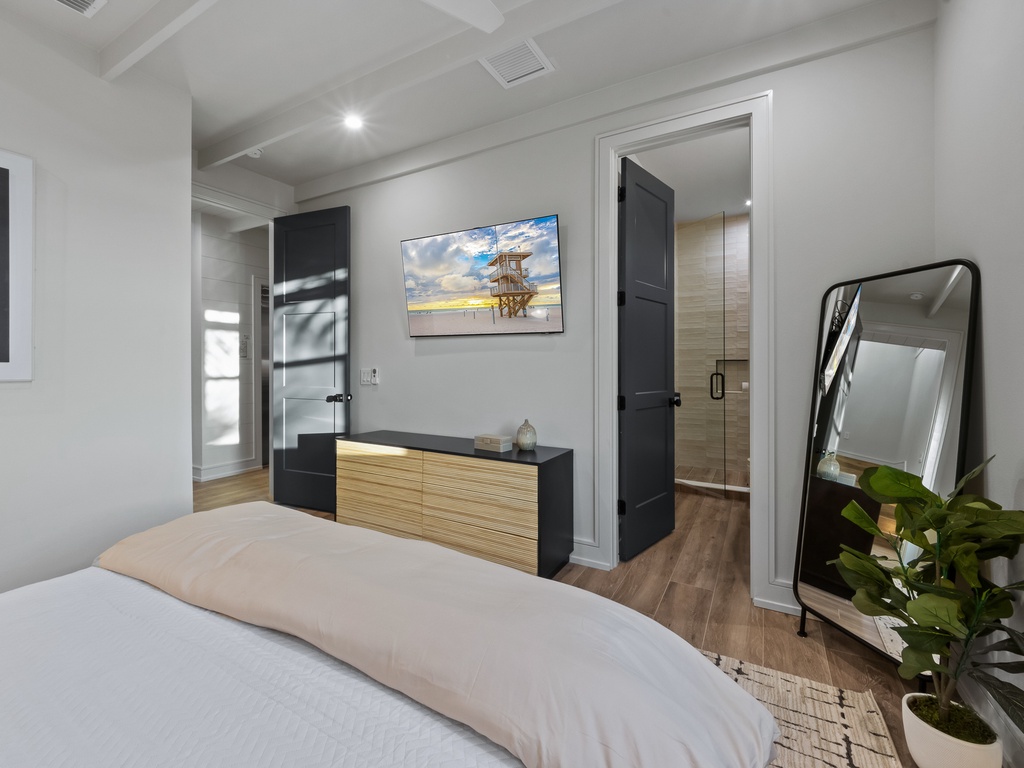 Third Bedroom - King