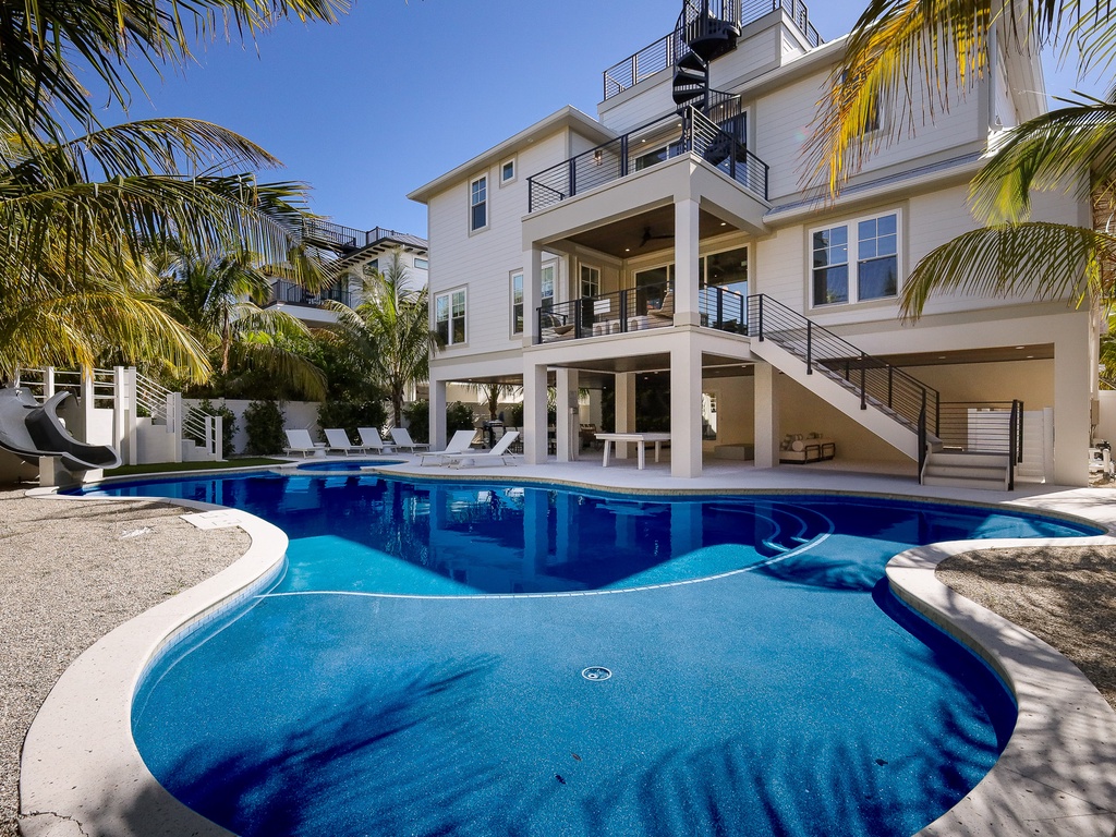 Private Pool with Spa