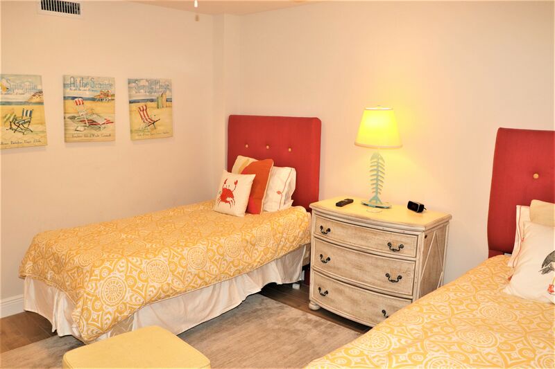Guest Bedroom, Two Twin XL beds