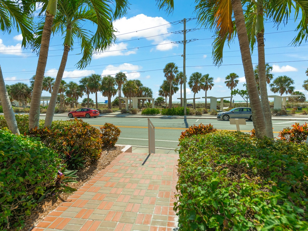 Sunset Royale - Tropical Sands Accommodations