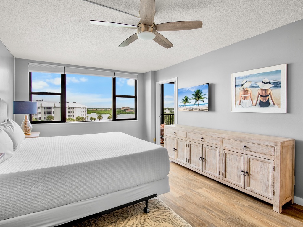 Harbor Towers Unit 515 by Tropical Sands Accommodations