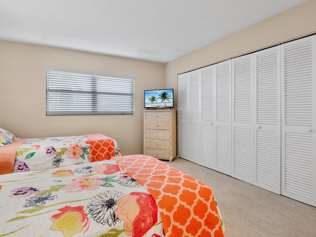 Gulf and Bay Club D101 by Tropical Sands Accommodations