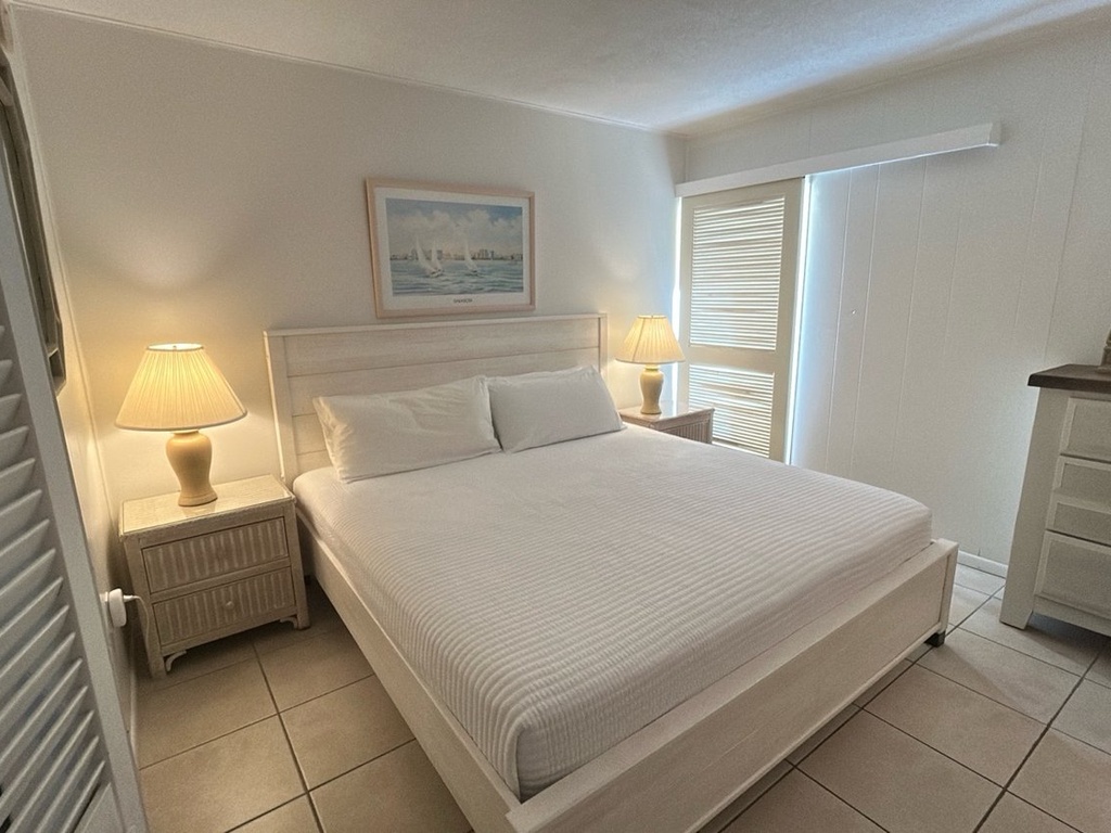 Primary Bedroom, King bed