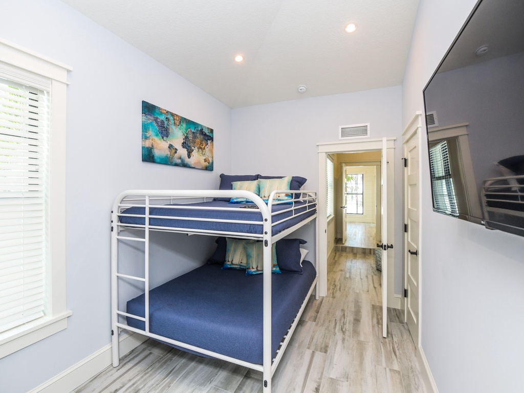 Fifth Bedroom - Full/Full Bunk