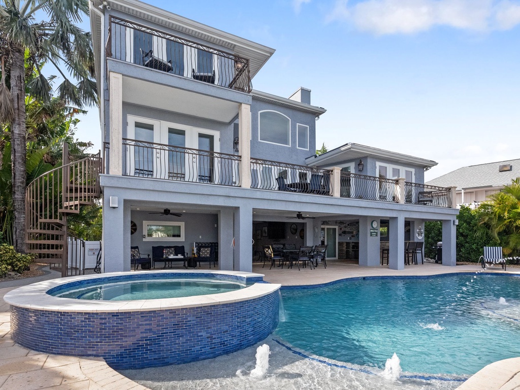 Private Pool and Spa