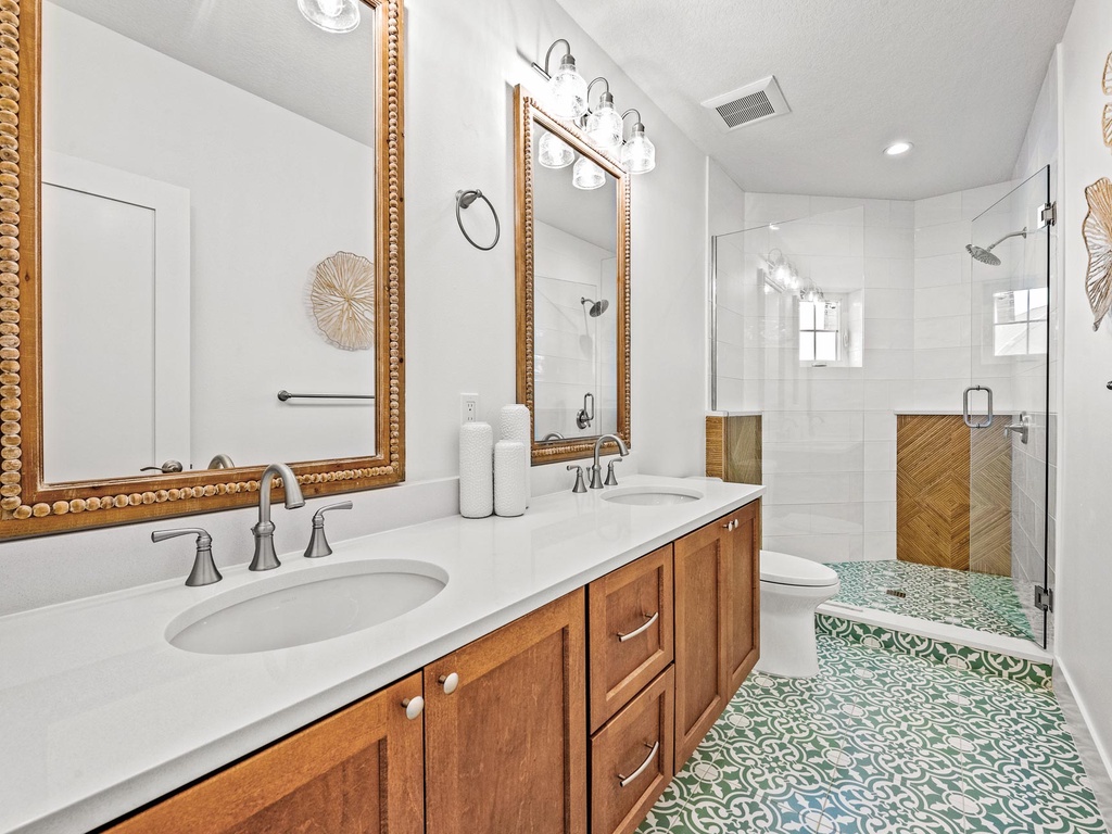 Second Bedroom-Ensuite Bathroom