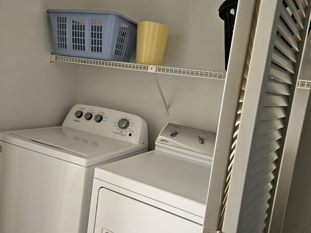 WASHER DRYER 221