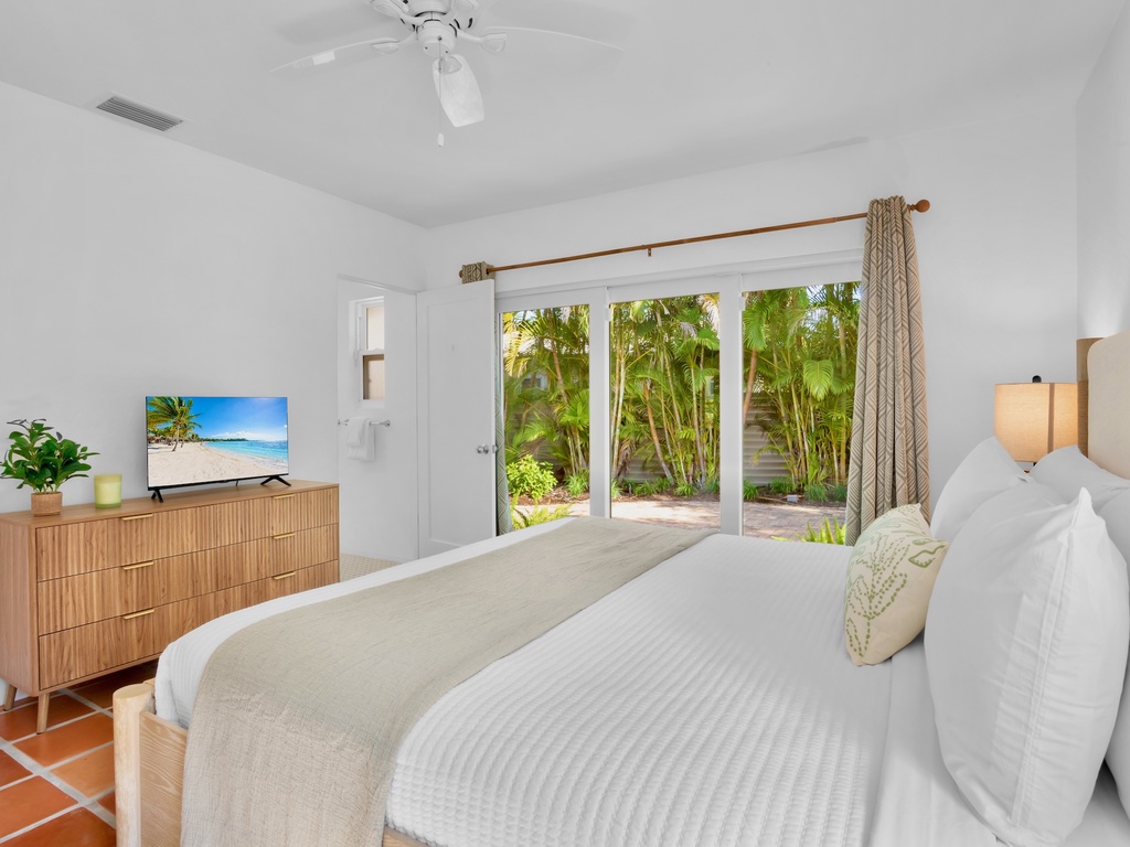 Primary Bedroom, King bed