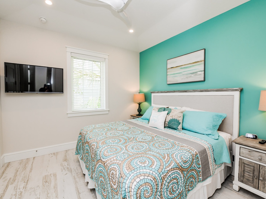 Fourth Bedroom with TV - King