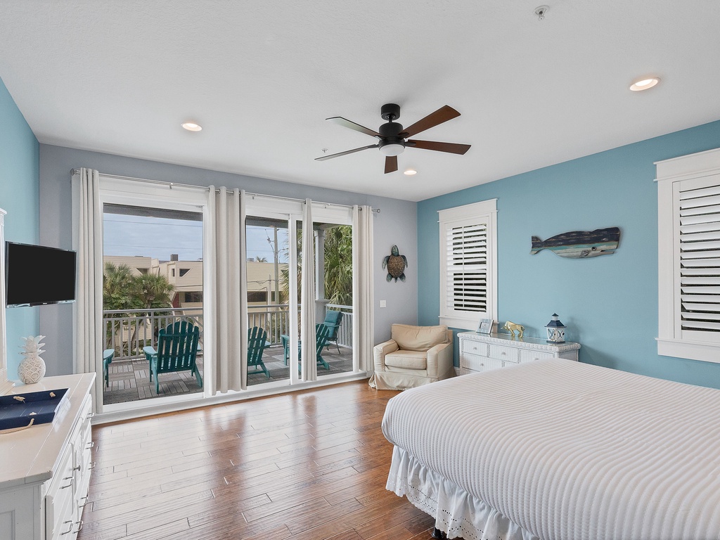 Second Bedroom (2nd floor), King bed