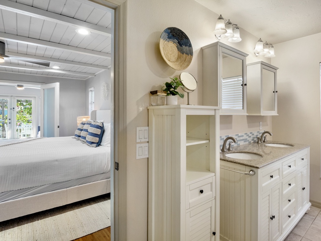 Primary Bathroom, Ensuite