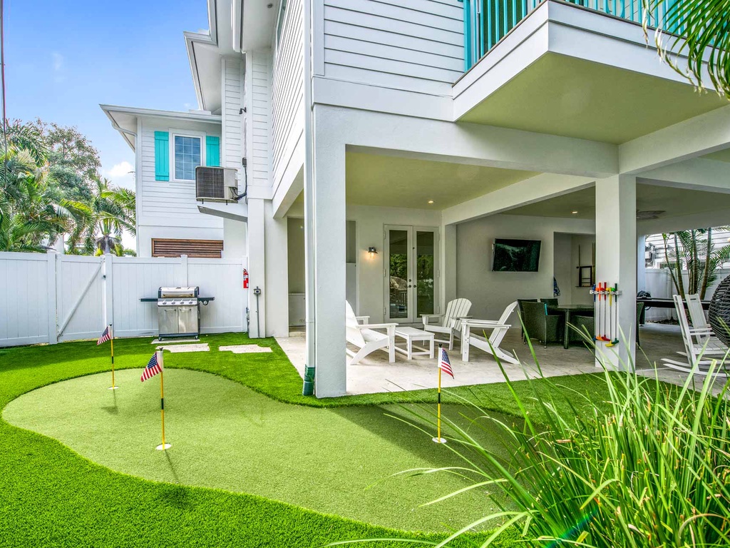 Putt Putt Golf and BBQ Grill