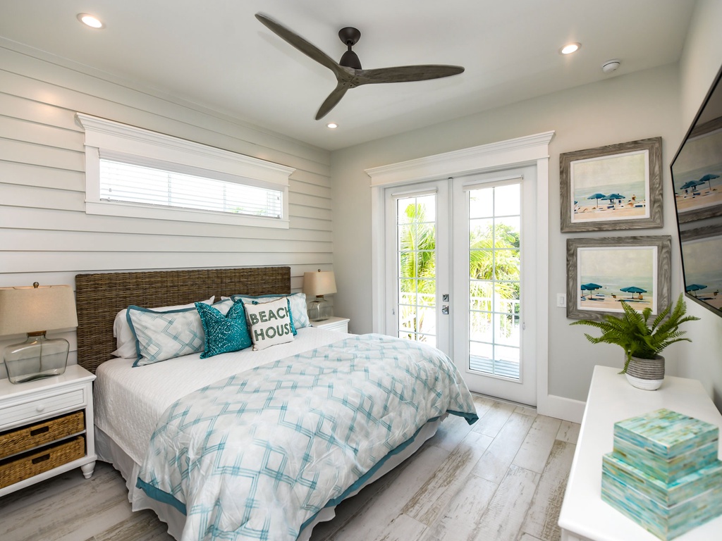 Fifth Bedroom (2nd floor), King bed