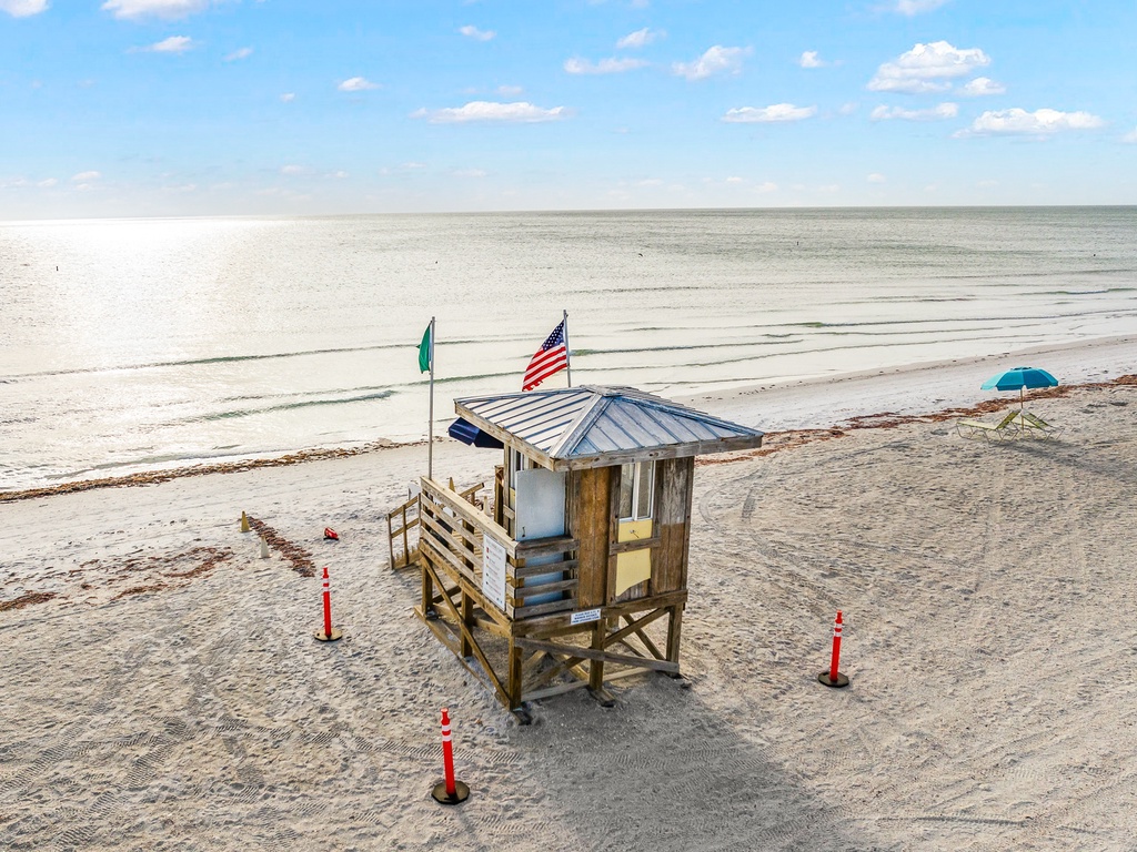 The Pink Flamingo - Lido Key Vacations