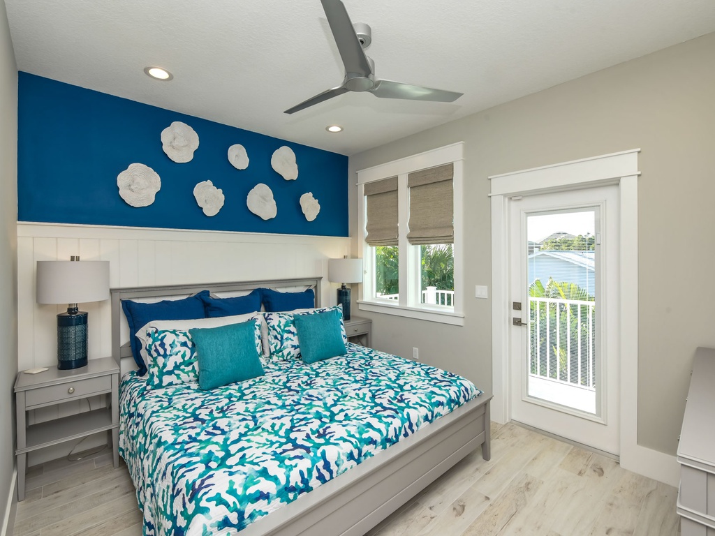 Fourth Bedroom, Third Floor - King