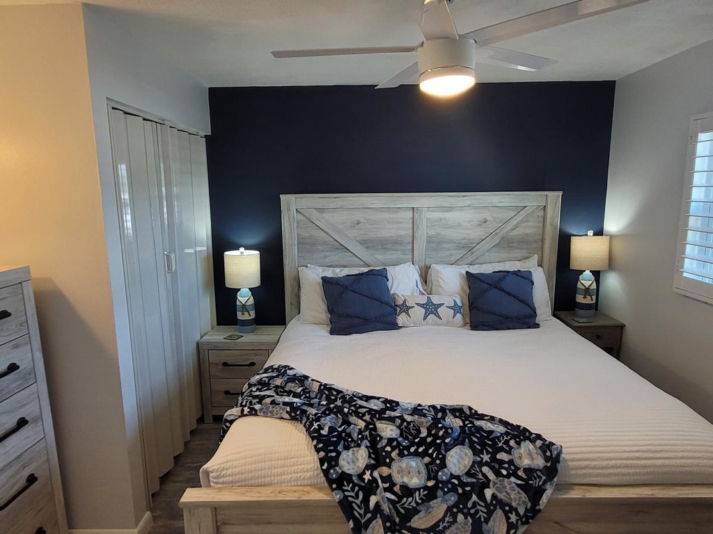 Master Bedroom, King Bed