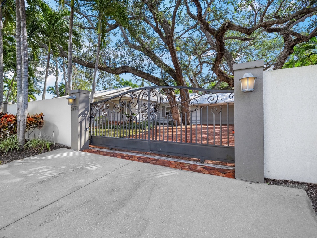 The Shaded Sanctuary - Siesta Key Luxury Rental Properties