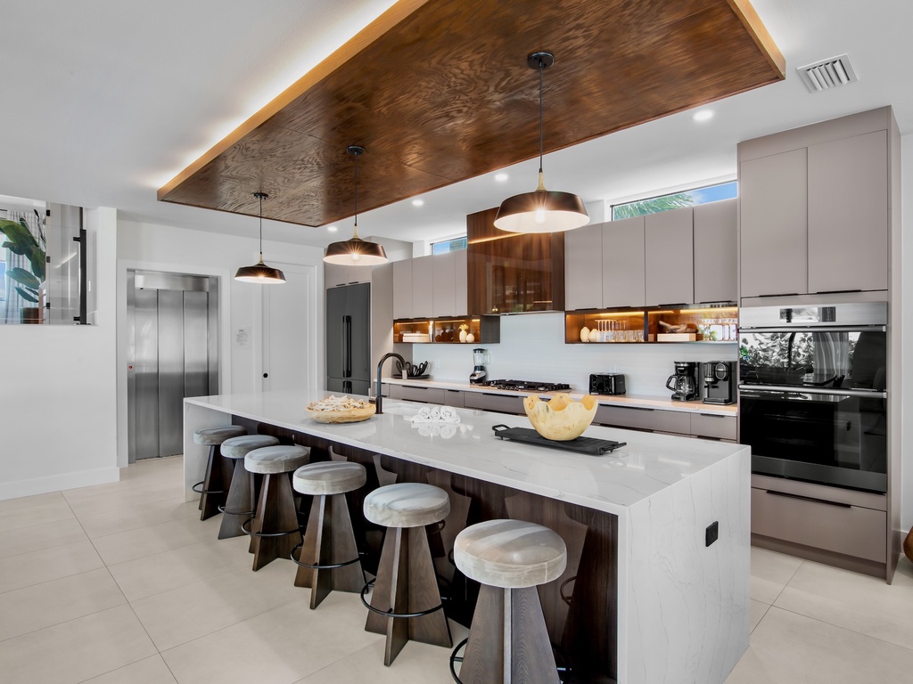 Spacious Kitchen and Island Area