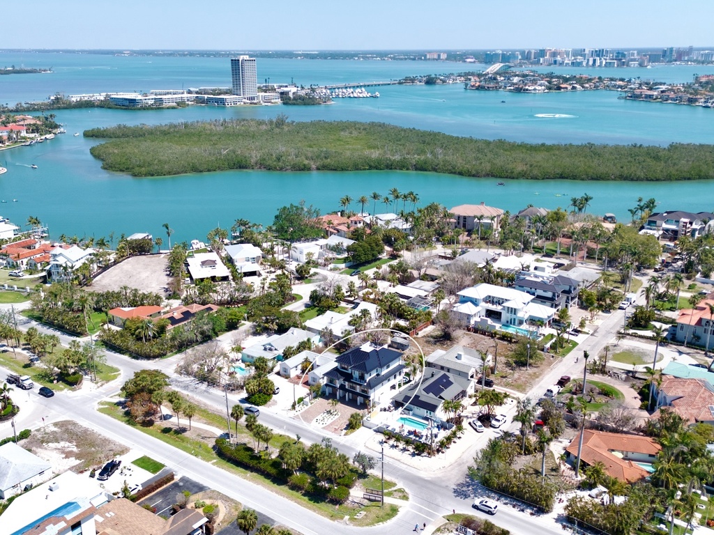 Aqua Breeze by Lido Key Vacations
