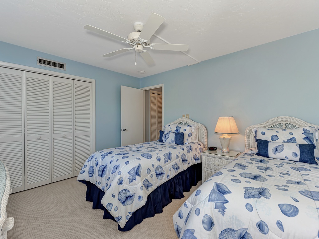 Second Bedroom - Two Twins