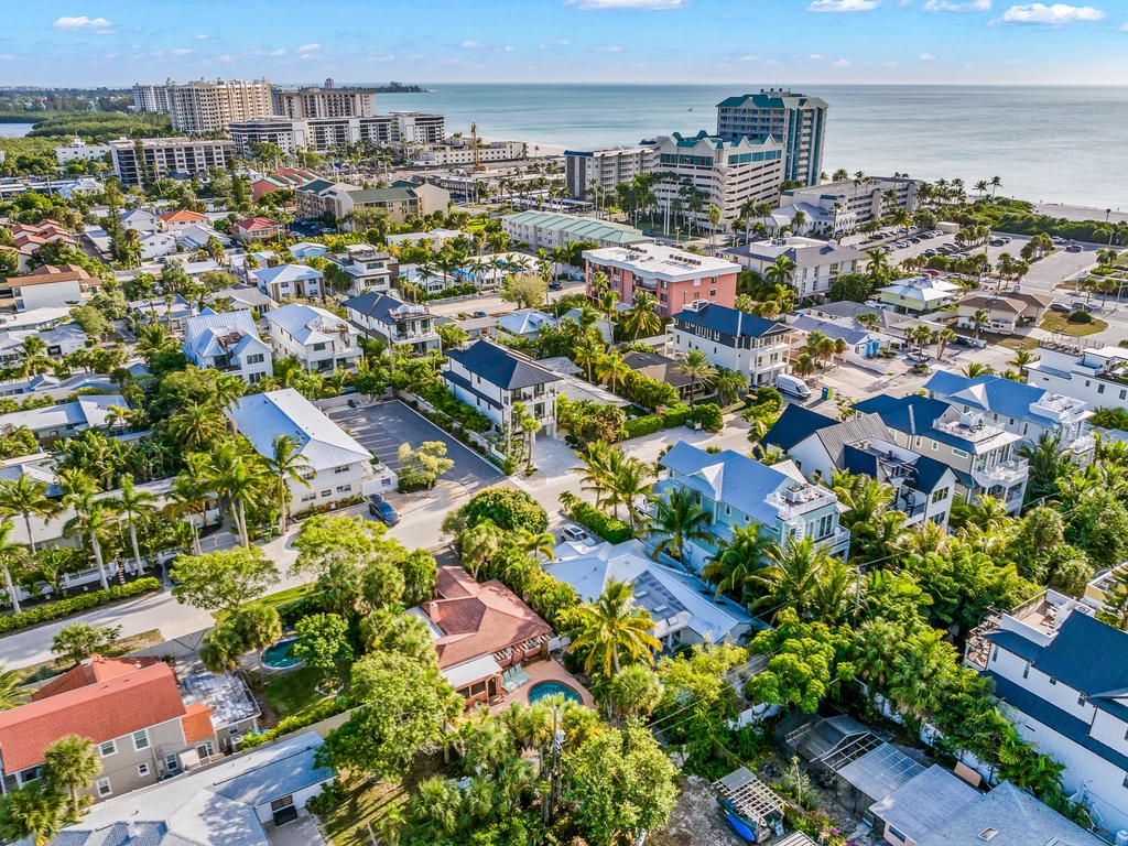 The Pink Flamingo - Lido Key Vacations