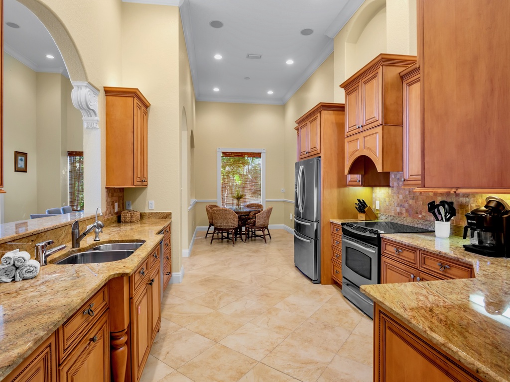 Fully equipped kitchen