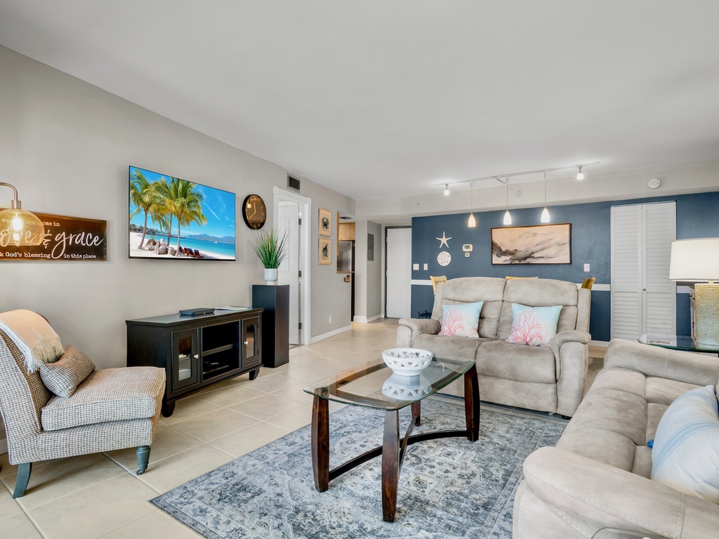 Harbor Towers Unit 415 by Tropical Sands Accommodations