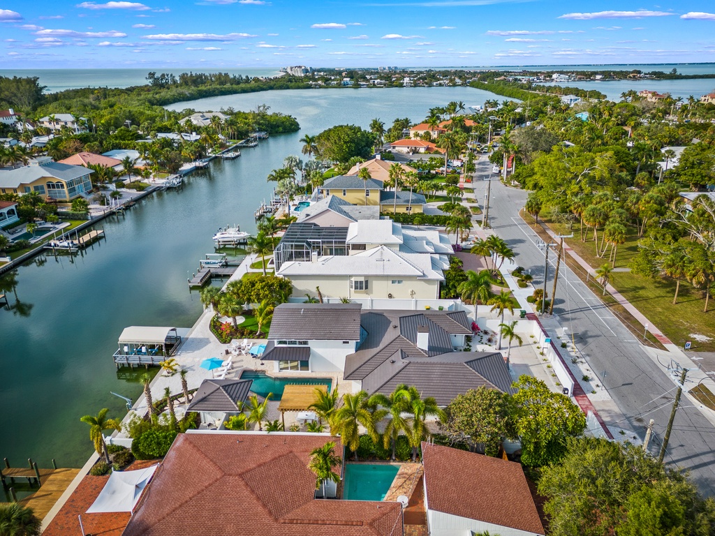 Manatee Cove - By Lido Key Vacations